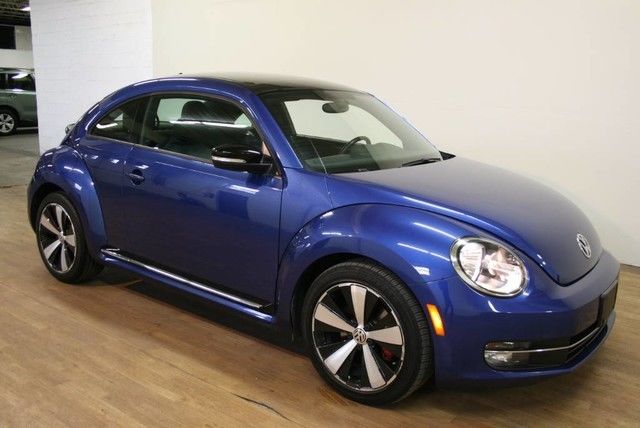 2013 Volkswagen Beetle-New (Blue/Black)