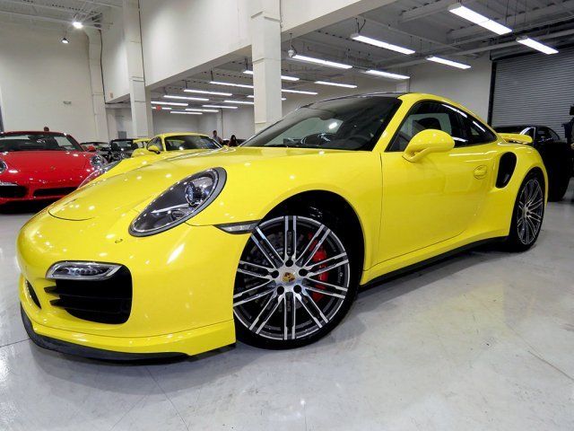 2015 Porsche 911 (Yellow/Black)