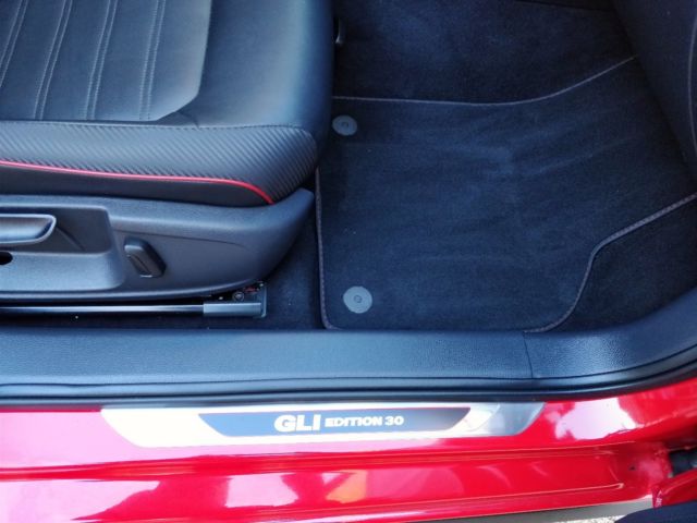 Seller of German Cars - 2014 Volkswagen Jetta (Red/Black)

