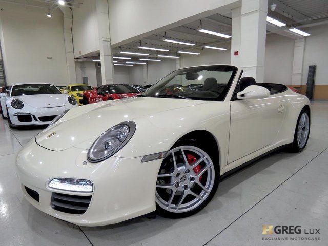 2010 Porsche 911 (White/Cocoa w/Special Leather Seat Trim)