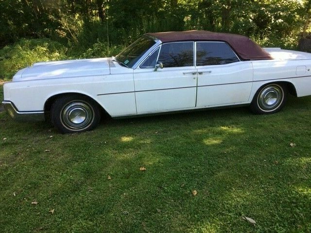 1967 Lincoln Continental (White/Red)
