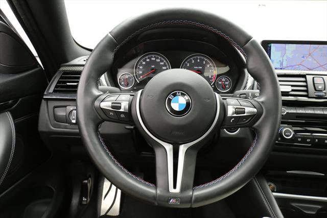 2015 BMW M4 (White/Black)
