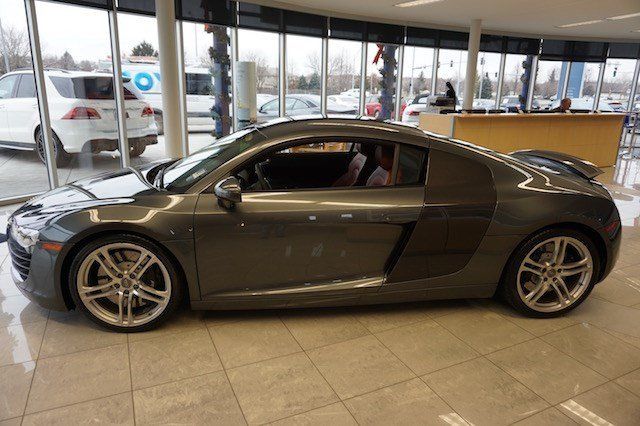 2009 Audi R8 (Gray/Brown)