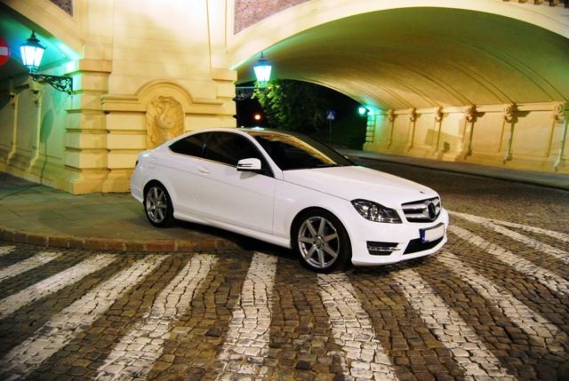 2013 Mercedes-Benz C-Class (WHITE PEARL/czarny)