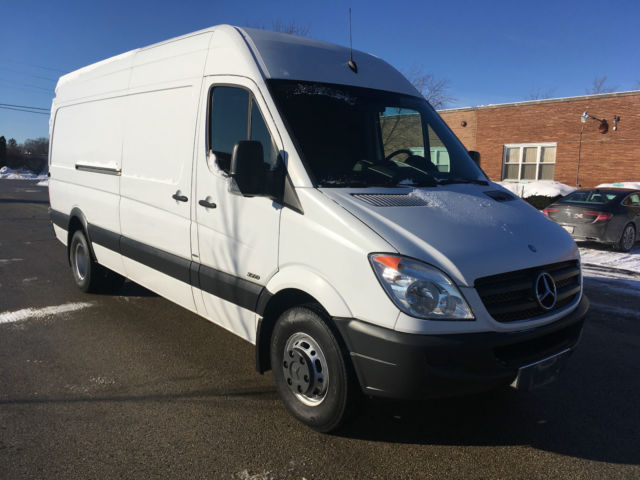 2012 Mercedes-Benz Sprinter (Black/Black)