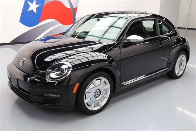 2013 Volkswagen Beetle-New (Black/Black)