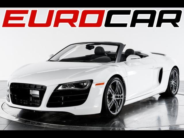 2011 Audi R8 (White/Black)