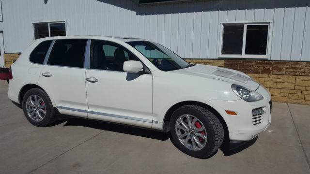 2008 Porsche Cayenne (White/Chestnut)