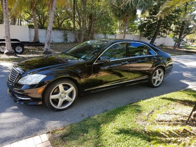 2011 Mercedes-Benz S-Class (Black/Black)