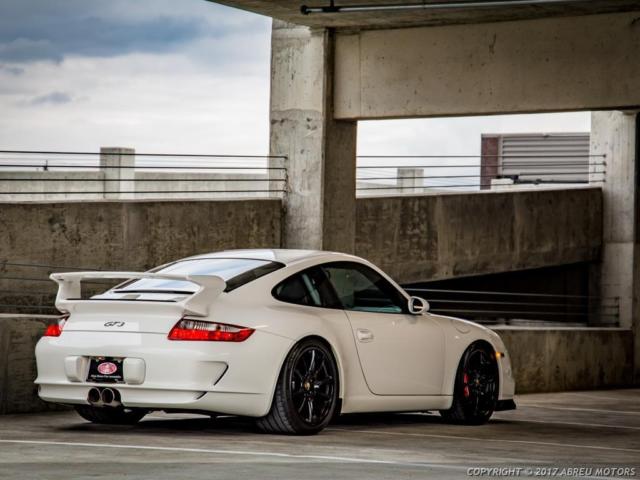 2007 Porsche 911 (White/Black)