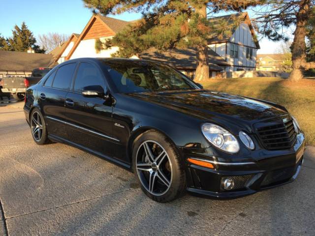 2009 Mercedes-Benz E-Class (Black/Black)