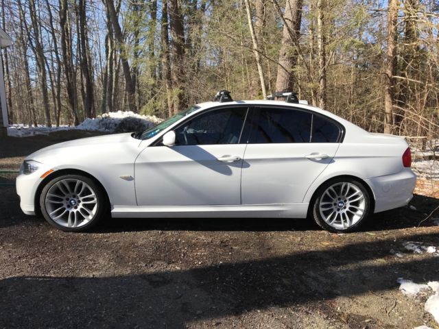 2011 BMW 3-Series (White/Black)