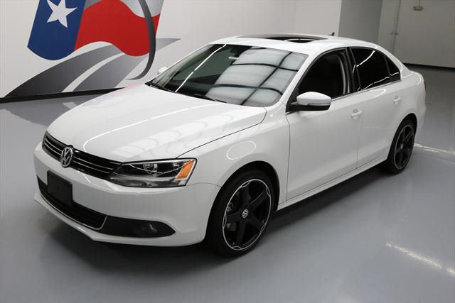 2014 Volkswagen Jetta (White/Black)