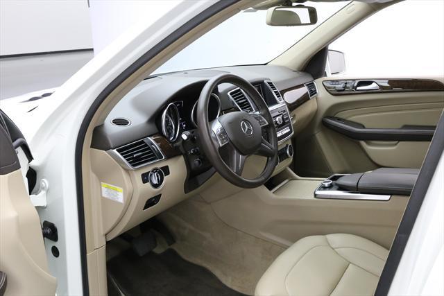 2012 Mercedes-Benz M-Class (White/Tan)