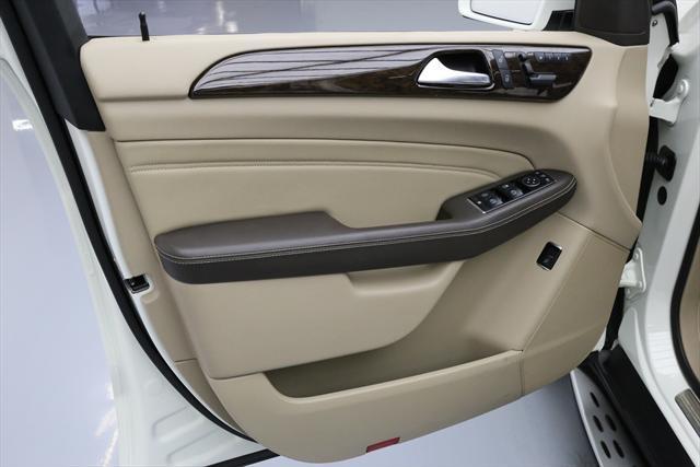 2012 Mercedes-Benz M-Class (White/Tan)