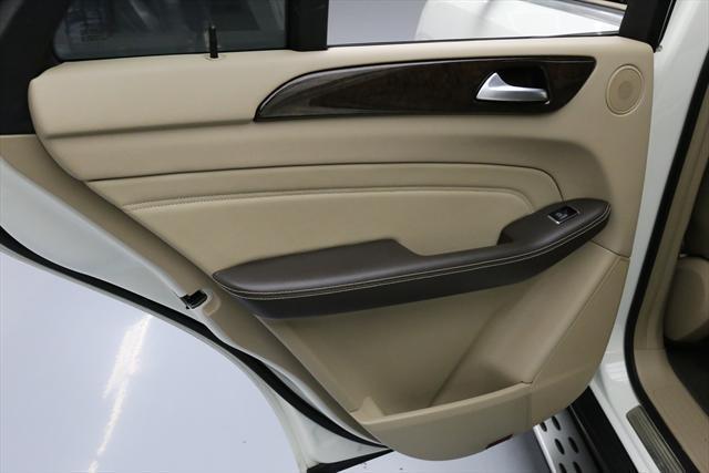 2012 Mercedes-Benz M-Class (White/Tan)