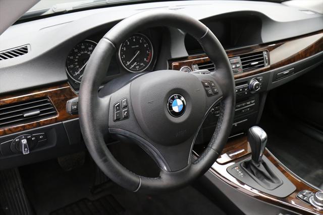 2013 BMW 3-Series (Black/Black)