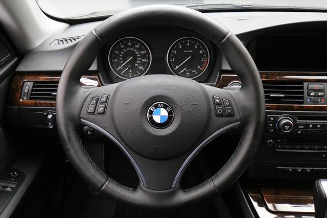 2013 BMW 3-Series (Black/Black)