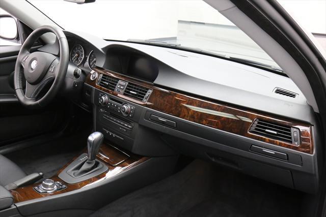 2013 BMW 3-Series (Black/Black)