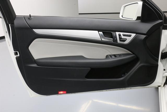 2013 Mercedes-Benz C-Class (White/Gray)