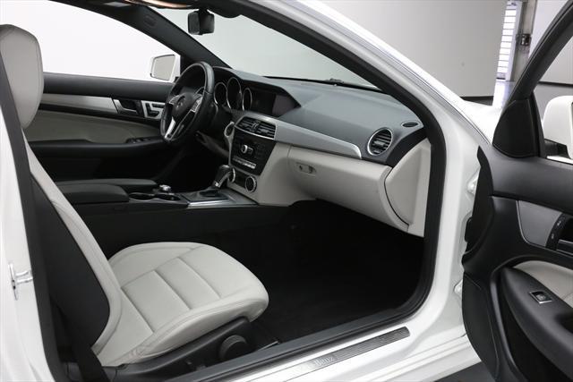 2013 Mercedes-Benz C-Class (White/Gray)