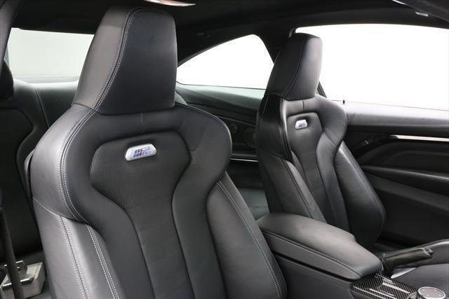 2016 BMW M4 (Black/Black)