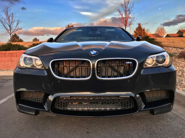 2014 BMW M5 (Black/Black)