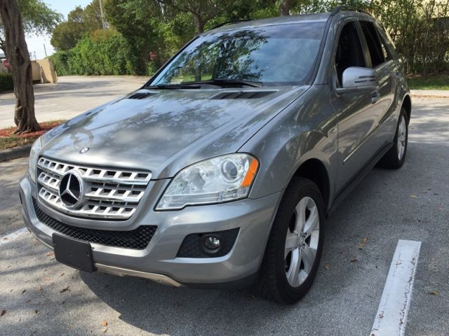 2011 Mercedes-Benz M-Class (SILVER- 792/BLK- 151)