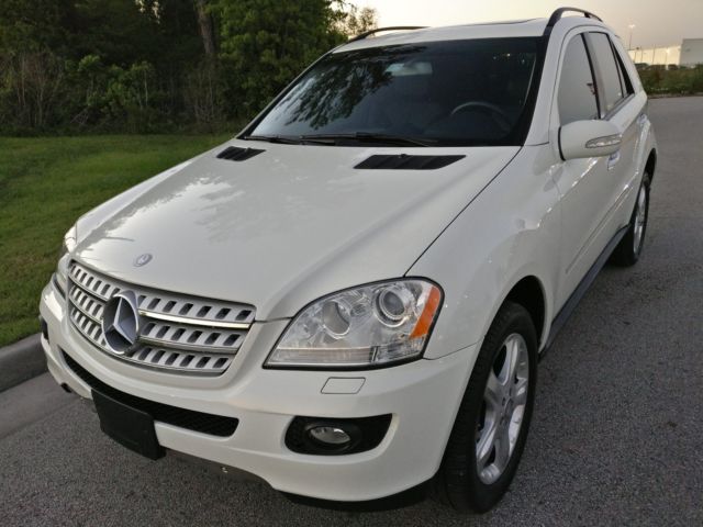 2008 Mercedes-Benz M-Class (White/Black)