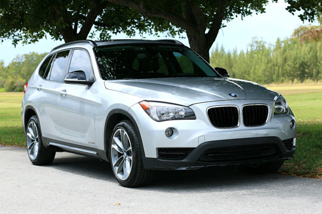 2015 BMW X1 (Gray/Black)