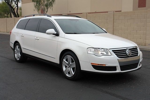 2008 Volkswagen Passat (White/Tan)