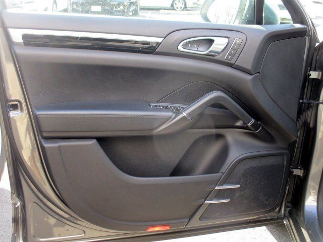2013 Porsche Cayenne (Gray/Black)