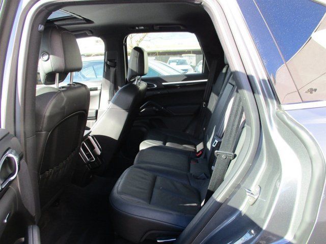 2013 Porsche Cayenne (Gray/Black)