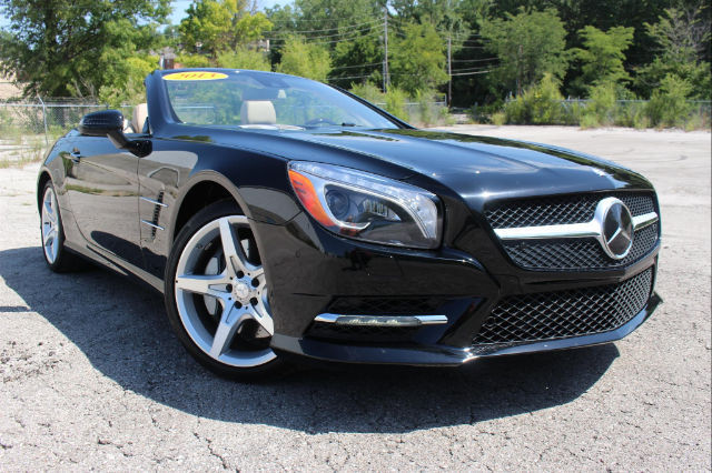 2013 Mercedes-Benz SL550 (Magnetite Black Metallic/Brown/Beige w/Premium Leather Upholstery)