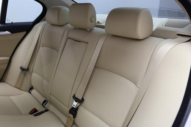 2014 BMW 5-Series (White/Tan)