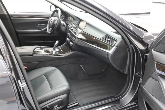 2015 BMW 5-Series (Gray/Black)