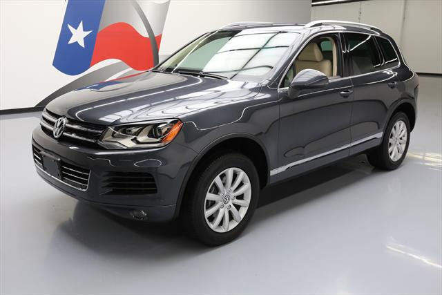 2011 Volkswagen Touareg (Gray/Tan)