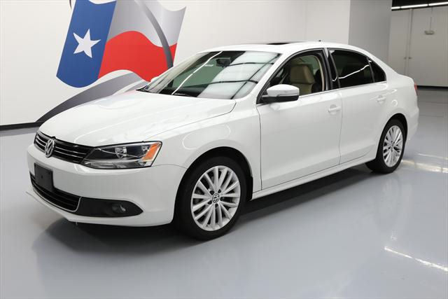 2014 Volkswagen Jetta (White/Black)