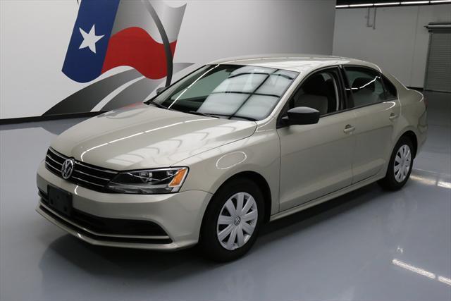 2015 Volkswagen Jetta (Gold/Black)