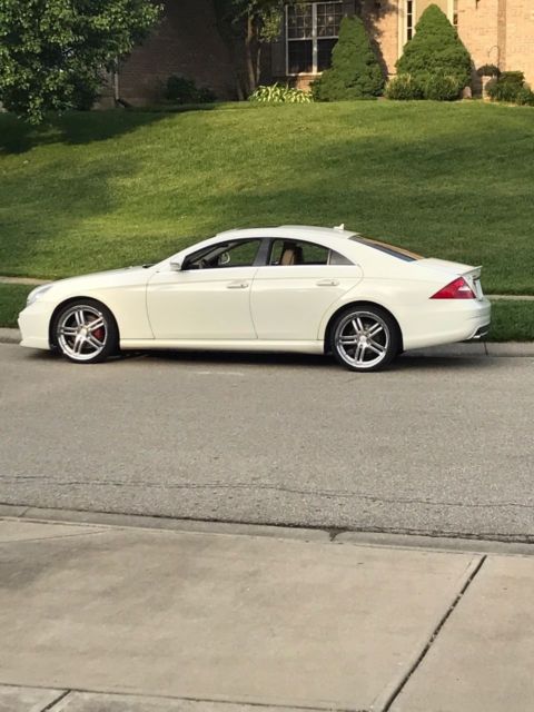 2008 Mercedes-Benz CLS-Class (White/Tan)