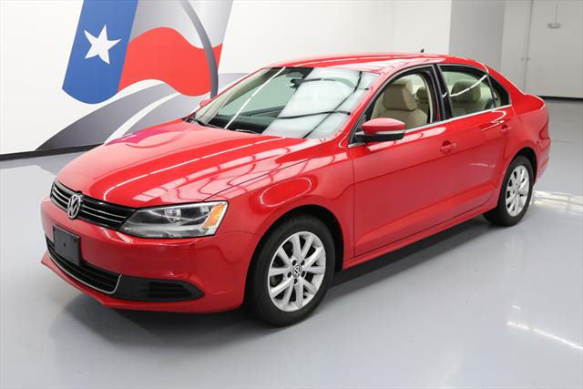 2013 Volkswagen Jetta (Red/Tan)