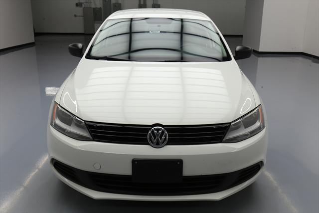 2013 Volkswagen Jetta (White/Black)