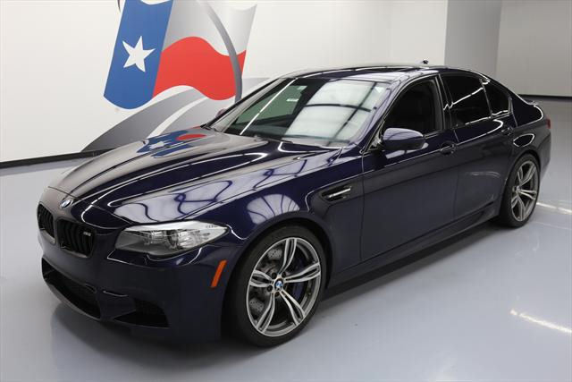 2013 BMW M5 (Blue/Black)