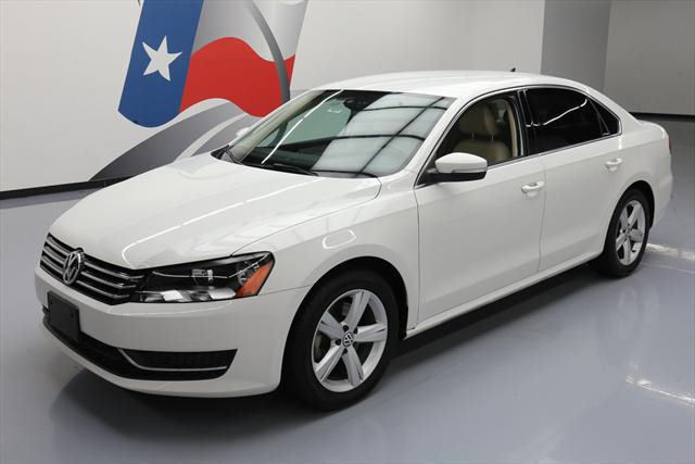 2013 Volkswagen Passat (White/Tan)