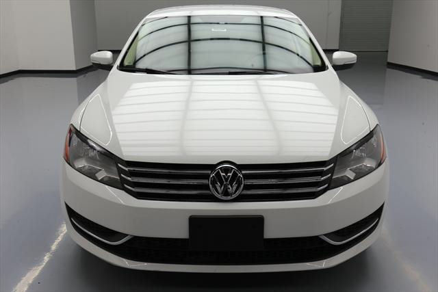 2013 Volkswagen Passat (White/Tan)