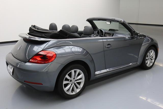 2015 Volkswagen Beetle-New (Gray/Black)