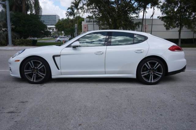 2014 Porsche Panamera (White/BEIGE LEATHER)