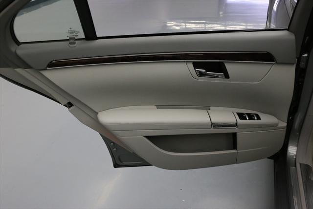 2010 Mercedes-Benz S-Class (Gray/Gray)