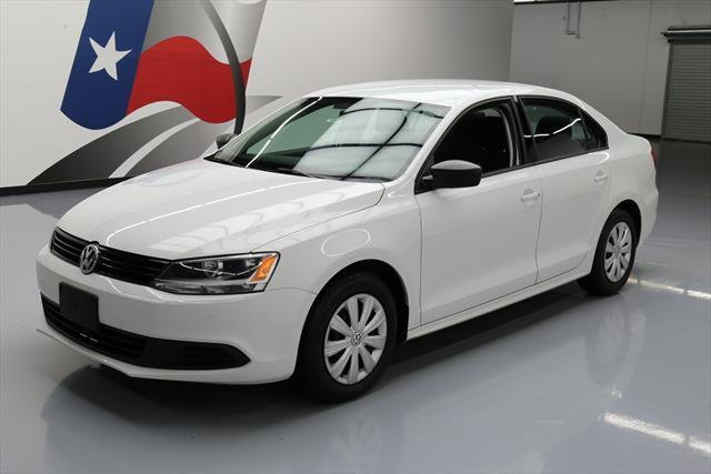 2014 Volkswagen Jetta (White/Black)