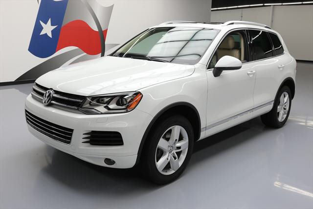 2014 Volkswagen Touareg (White/Tan)